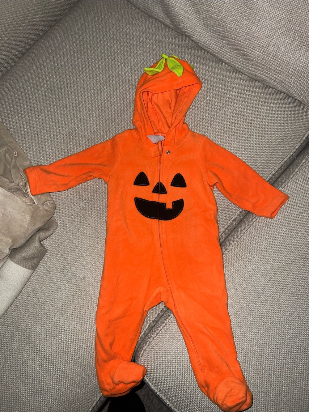 Orange Pumpkin Hooded One-Piece for baby - size 6 to 9 months